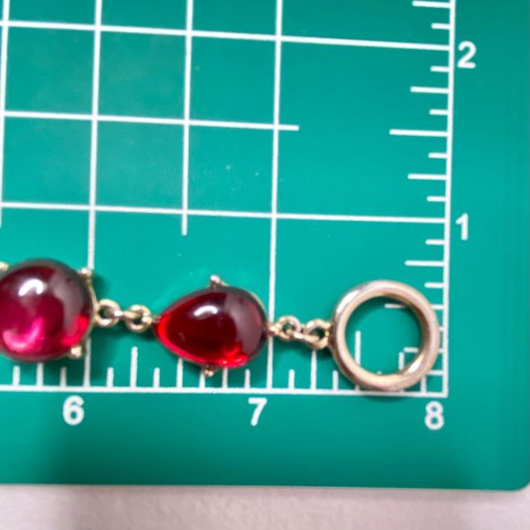 Chain Bracelet Burgundy Red Faceted Cabochon Stones Gold Tone Setting Toggle - Picture 7 of 9